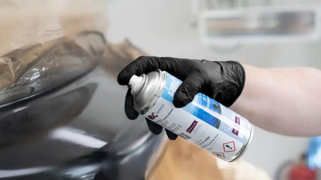 طلاء السيارة القوي – أفضل 5 طرق ذكية تحمي سيارتك من التلف 3 طلاء السيارة